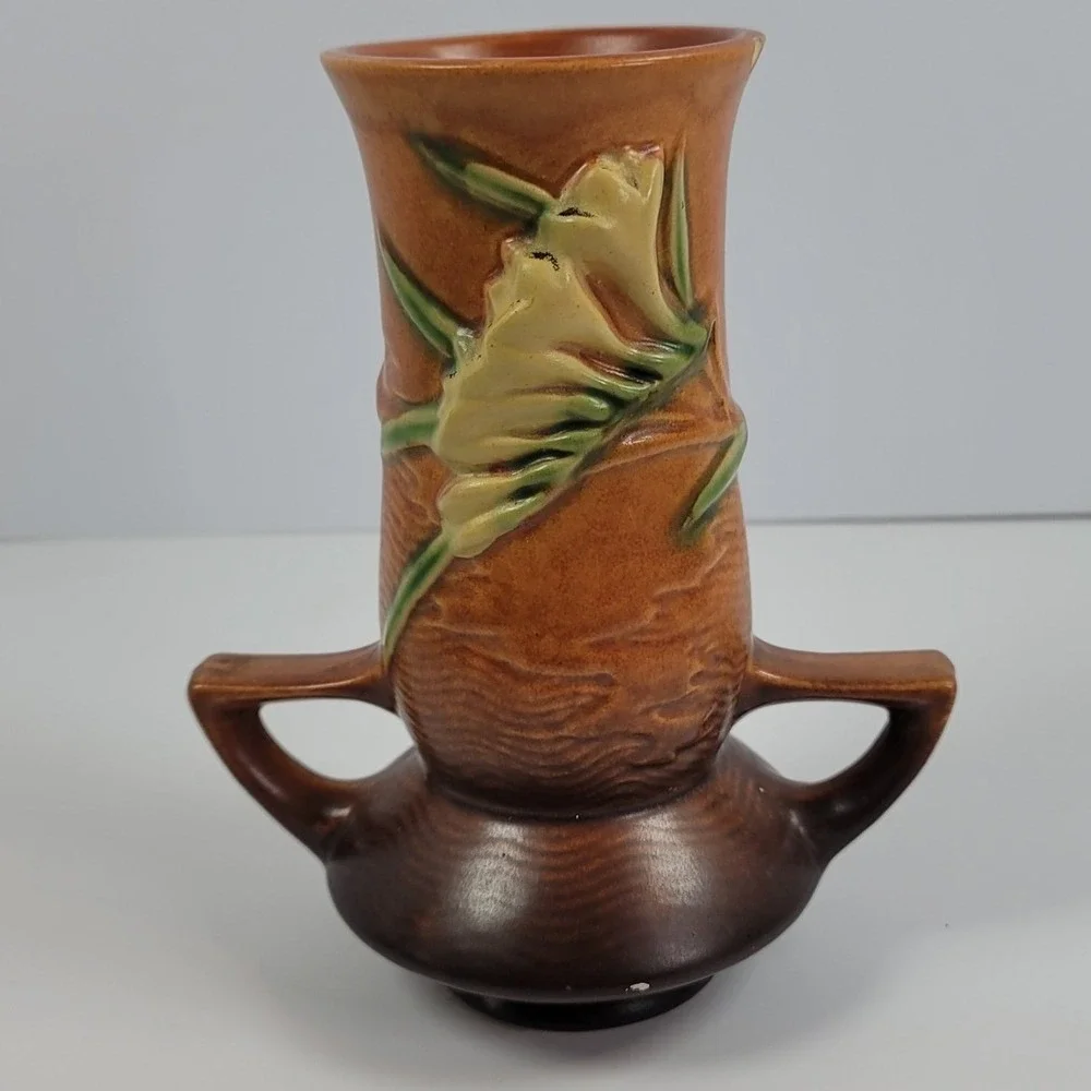 Roseville Pottery Freesia Terra Cotta Brown Dual Handle Vase 119-7 Vintage 7